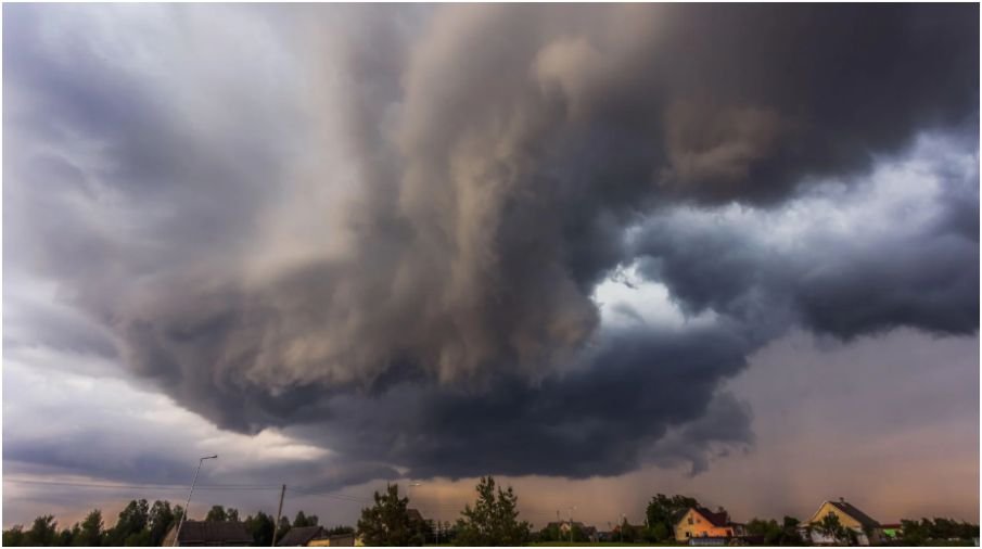 5 Essential Steps for Preparing Your House for the Peak Storm Season